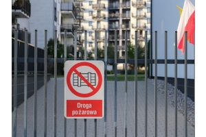 Jak prawidłowo oznaczyć drogę pożarową?